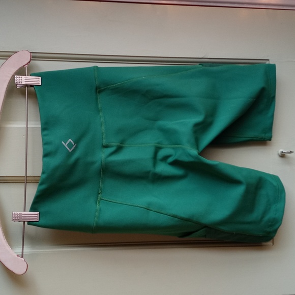 Women's Better Sports Performance Kelly Green tech pocket bike short Small - Picture 7 of 8